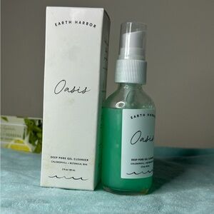 Earth habit oasis deep pore gel cleanser USED by daughter twice only